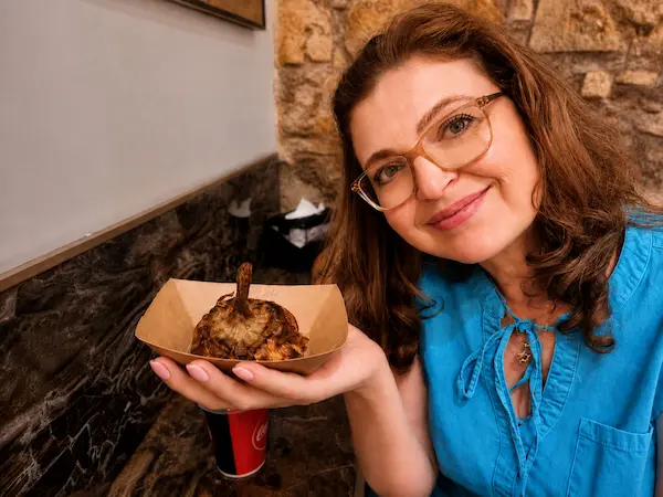 אנסטסיה עם ארטישוק יהודי קלוי