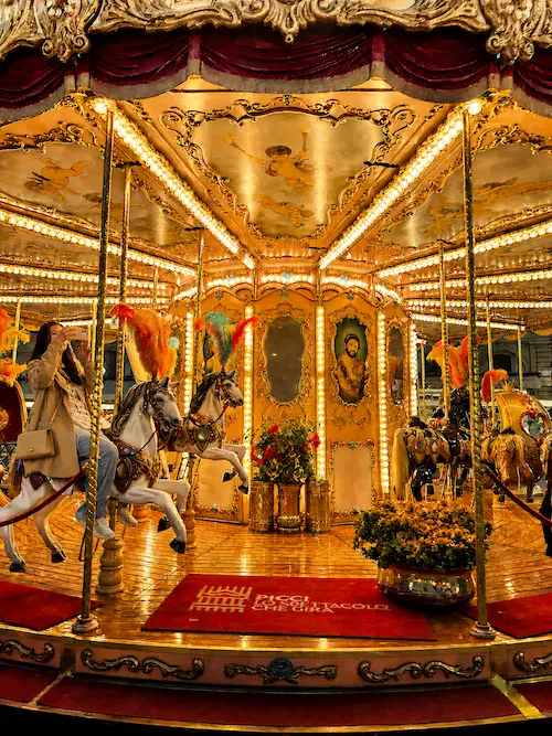 Jewish Florence Tuscany tours โ historic carousel in Piazza della Repubblica