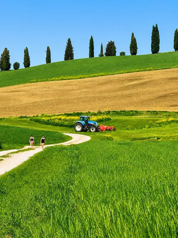 Jewish Florence Tuscany tours โ tractor on Tuscan country road